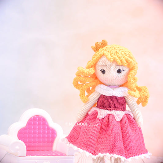 Knit Sleeping Princess. Knitted Toy Patterns. Meemoodolls